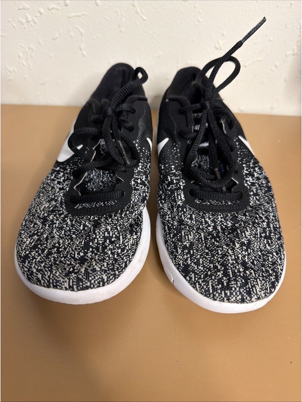Nike Flex Contact Running Shoes Black White Women’s Size 6.5 - 908995-002 (M1)